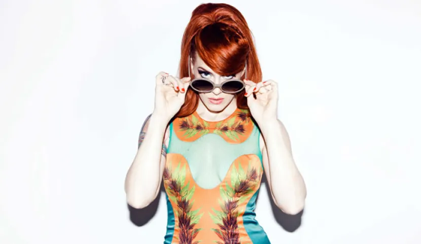 Ana Matronic de Scissor Sisters nació el 14 de agosto de 1974