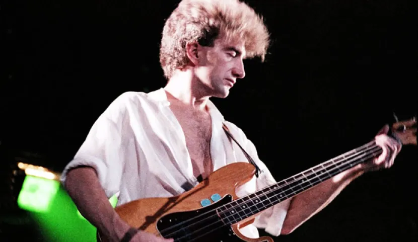 Jhon Deacon de Queen nació el 19 de agosto de 1951 Jhon Deacon de Queen nació el 19 de agosto de 1951