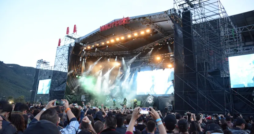 Arch Enemy en el escenario del Knotfest Colombia 2018. Ph. Felipe Rocha