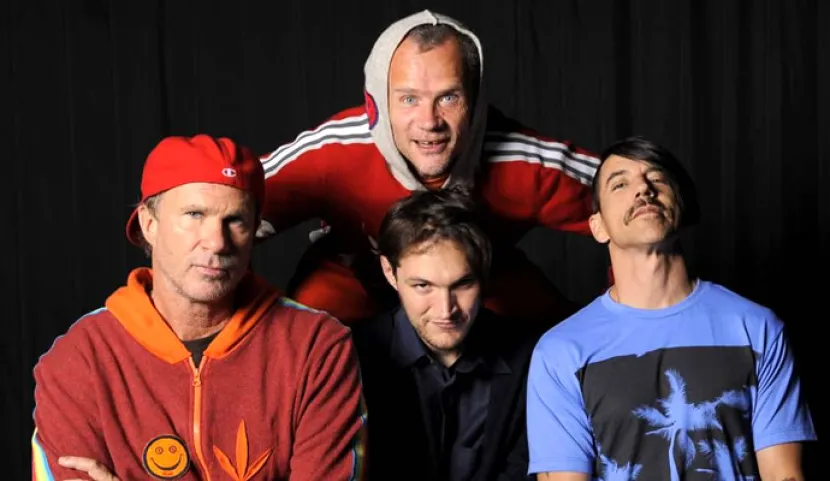 Red Hot Chili Peppers presenta su onceavo disco de estudio "The Getaway"